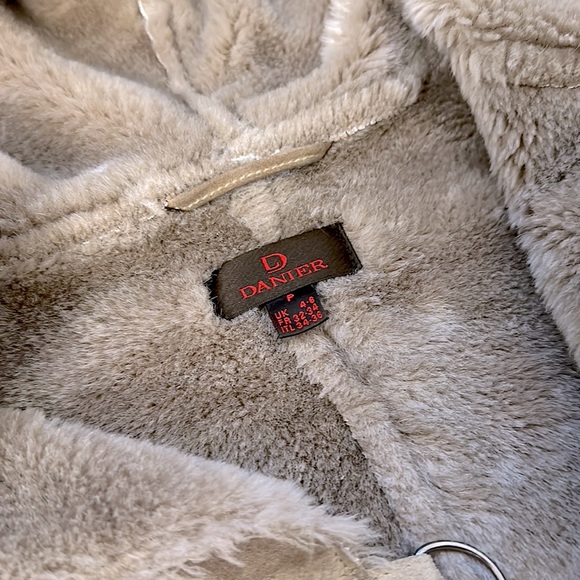 ❤️Danier Suede Leather Jacket with Hoodie - Picture 4 of 8